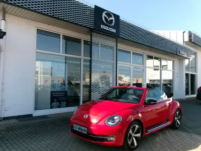 Używany VW Beetle Cabriolet Sport 150 KM (110 kW) 2015 Czerwony Kabriolet