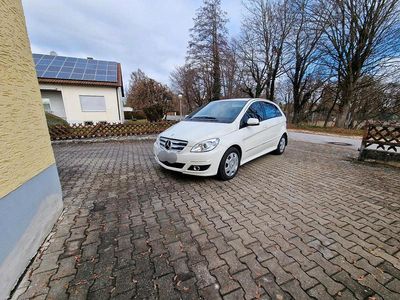 Gebraucht Mercedes B180 109 PS (80 kW) 2010 Weiß Van / Kleinbus