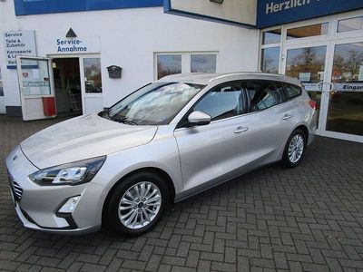 Gebraucht Ford Focus Titanium 125 PS (91 kW) 2021 Silber Limousine