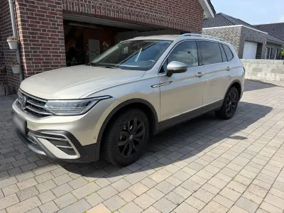 Gebraucht VW Tiguan Allspace Move 150 PS (110 kW) 2024 Grau SUV