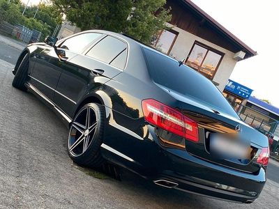 Schwarz Gebraucht 2009 Mercedes E350 AMG line Limousine | 16.799 € (Teuer)