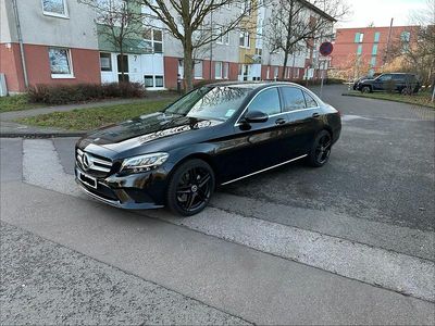 Schwarz Gebraucht 2018 Mercedes C180 Limousine | 21.499 € (Etwas zu teuer)