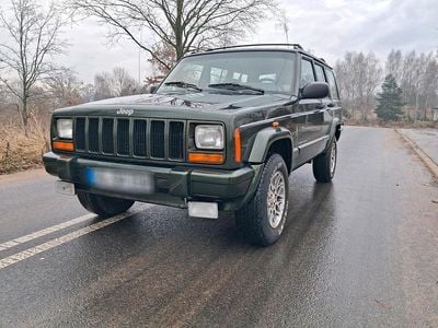 Grün Gebraucht 1997 Jeep Cherokee Limited SUV | 9.999 € (Etwas zu teuer)