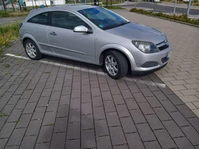 Gebraucht Opel Astra GTC Selection 90 PS (66 kW) 2009 Silber Limousine