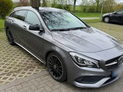 Gebraucht Mercedes CLA220 Shooting Brake AMG line 177 PS (130 kW) 2017 Grau Kombi