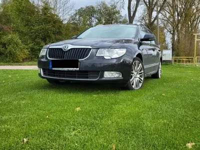 Gebraucht Skoda Superb Elegance 170 PS (125 kW) 2012 Schwarz Limousine