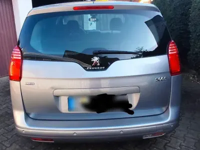Gebraucht Peugeot 5008 Allure 150 PS (110 kW) 2016 Grau Van / Kleinbus