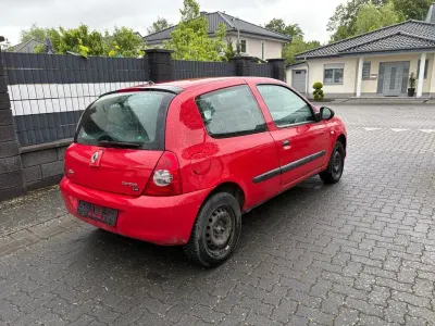 Gebraucht Renault Clio II Campus 58 PS (42 kW) 2011 Rot Limousine