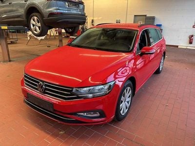 Gebraucht VW Passat Business 122 PS (89 kW) 2022 Tornadorot Kombi