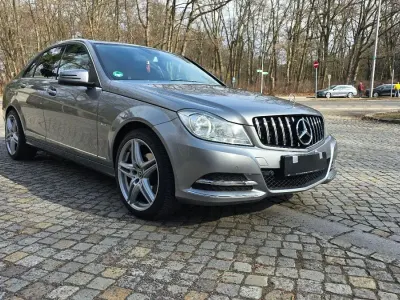 Brugt Mercedes C200 136 HK (100 kW) 2011 Sølv Sedan
