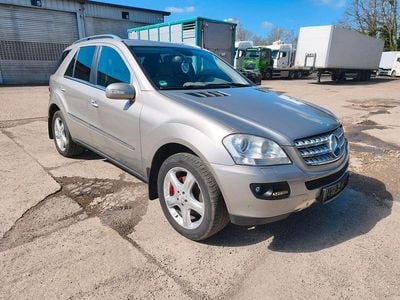 Gebraucht Mercedes ML320 224 PS (164 kW) 2007 Beige SUV
