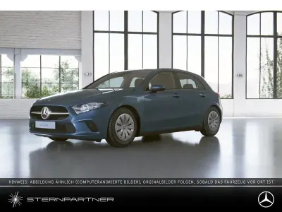Gebraucht Mercedes A180 136 PS (100 kW) 2022 Blau Limousine