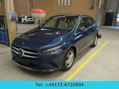 Gebraucht Mercedes B200 Progressive 163 PS (119 kW) 2019 Blau Kleinwagen