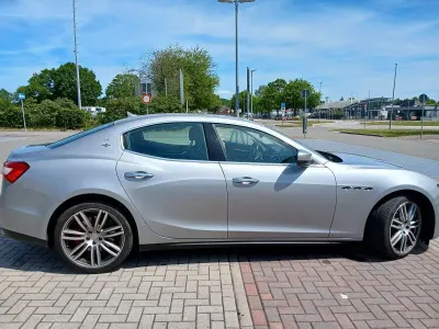 Gebraucht Maserati Ghibli 349 PS (256 kW) 2016 Silber Limousine