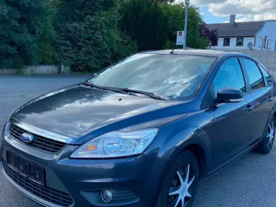 Gebraucht Ford Focus Style 116 PS (85 kW) 2009 Grau Limousine