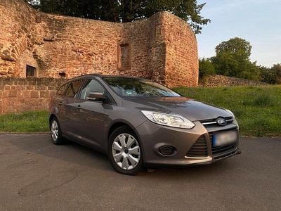 Gebraucht Ford Focus 100 PS (73 kW) 2013 Braun Kombi