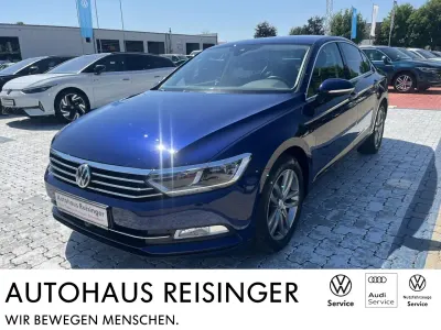 Gebraucht VW Passat Comfortline 150 PS (110 kW) 2018 Blau Limousine