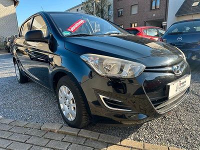 Gebraucht Hyundai i20 Edition 86 PS (63 kW) 2014 Schwarz Kleinwagen