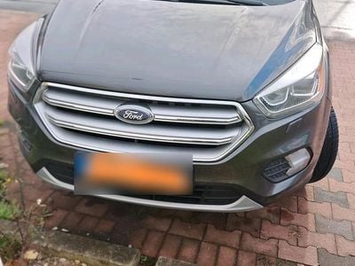 Gebraucht Ford Kuga 150 PS (110 kW) 2017 Grün SUV