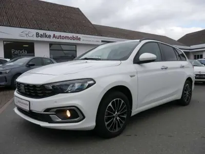 Usado Fiat Tipo Life 131 CV (96 kW) 2024 Blanco Familiar
