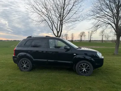 Second-hand Hyundai Tucson 136 CP (100 kW) 2007 Negru SUV