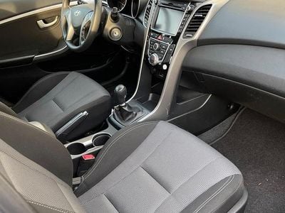 Gebraucht Hyundai i30 90 PS (66 kW) 2014 Silber Kombi