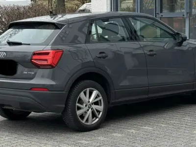 Gebraucht Audi Q2 Basis 150 PS (110 kW) 2019 Grau SUV