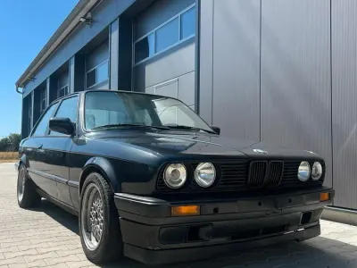 Gebraucht BMW 320 Basis 170 PS (125 kW) 1990 Schwarz Coupé