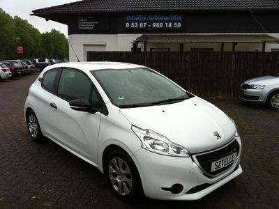 Gebraucht Peugeot 208 Access 68 PS (50 kW) 2013 Weiß Kleinwagen