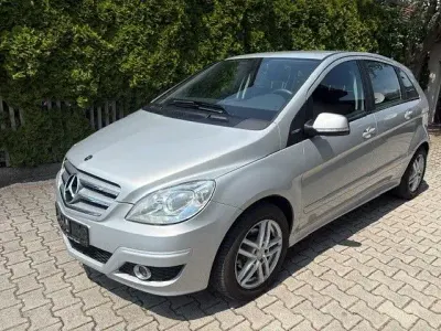 Gebraucht Mercedes B180 116 PS (85 kW) 2010 Silber Van / Kleinbus