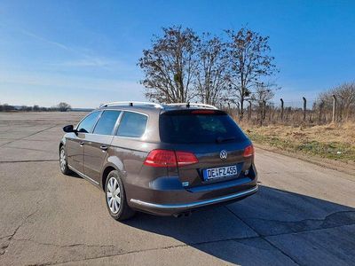 Gebraucht VW Passat Comfortline 140 PS (102 kW) 2014 Braun Kombi