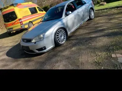 Gebraucht Ford Mondeo ST 226 PS (166 kW) 2002 Silber Limousine