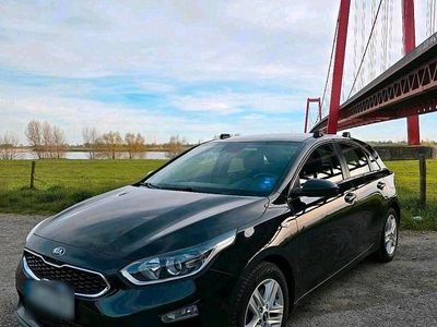 Gebraucht Kia Ceed 140 PS (102 kW) 2019 Schwarz Kleinwagen