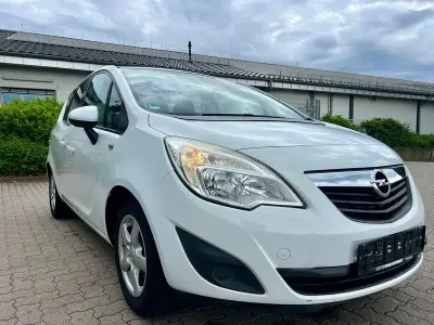 Używany Opel Meriva Edition 101 KM (74 kW) 2010 Biały Minivan