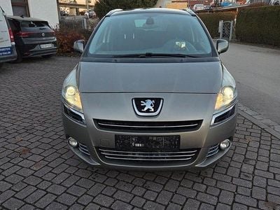 Grau Gebraucht 2011 Peugeot 5008 Platinum Van / Kleinbus | 2.600 € (Superpreis)