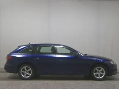 Gebraucht Audi A4 Ambiente 163 PS (119 kW) 2022 Blau Kombi