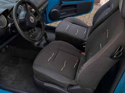 Blau Gebraucht 2004 VW Lupo Kleinwagen | 1.800 € (Etwas zu teuer)
