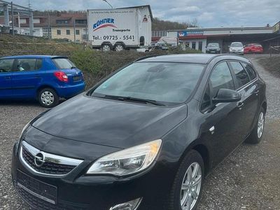 Usata Opel Astra 140 CV (102 kW) 2012 Nero Station wagon