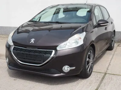 Gebraucht Peugeot 208 Active 82 PS (60 kW) 2013 Schwarz Kleinwagen