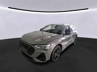 Gebraucht Audi e-tron Black Edition 300 kW (408 PS) 2022 Chronosgrau metallic SUV