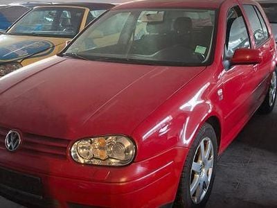 Rot Gebraucht 2000 VW Golf Limousine | 9.999 €