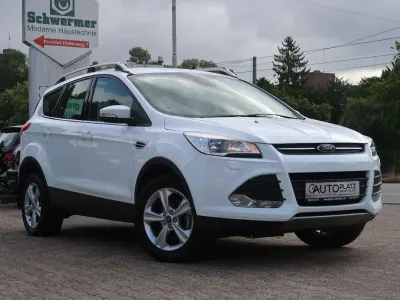 Gebraucht Ford Kuga 120 PS (88 kW) 2016 Weiß SUV