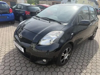 Gebraucht Toyota Yaris Life 101 PS (74 kW) 2010 Schwarz Kleinwagen