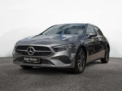 Gebraucht Mercedes A250 Progressive 163 PS (119 kW) 2025 Grau metalliclack mountaingra Limousine
