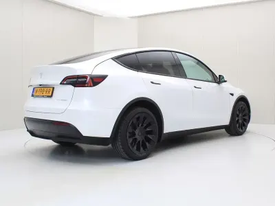 Second-hand Tesla Model Y Long Range AWD 258 kW (351 CP) 2021 Alb SUV