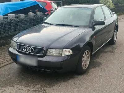 Gebraucht Audi A4 90 PS (66 kW) 1995 Violet Limousine