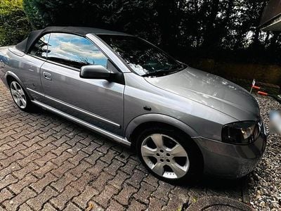 Second-hand Opel Astra Cabriolet 125 CP (91 kW) 2004 Argintiu Cabrio
