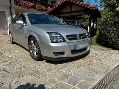 Silber Gebraucht 2003 Opel Vectra Limousine | 790 € (Etwas zu teuer)