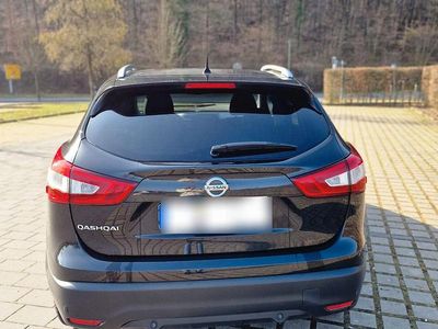 Gebraucht Nissan Qashqai N-Connecta 116 PS (85 kW) 2016 Schwarz SUV
