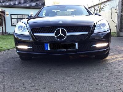 Schwarz Gebraucht 2011 Mercedes SLK200 Cabrio | 16.900 €